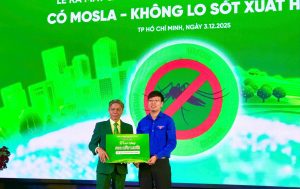 Mosla trao tặng 500 bẫy muỗi Mosla đến Đoàn phường Xuân Hòa - TP. HCM