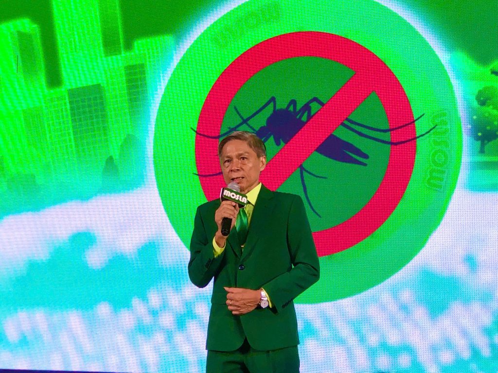 Nhà sáng chế Nguyễn Văn Khoẻ - tác giả của bẫy muỗi Mosla phát biểu tại sự kiện