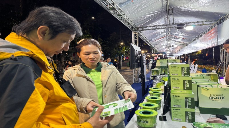 Sản phẩm bắt muỗi và bọ gậy Mosla tham gia triển lãm